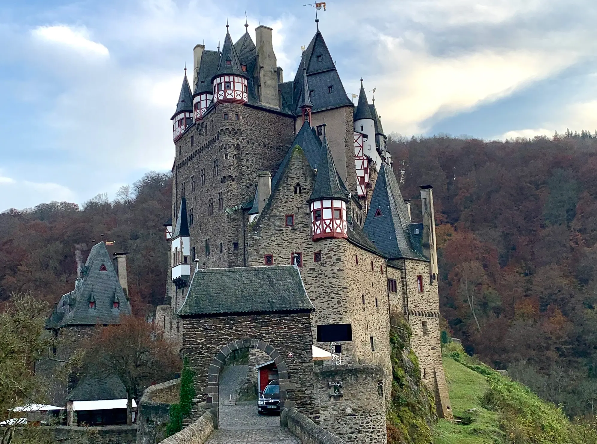 Projekt Instandsetzung Burg Eltz RLP