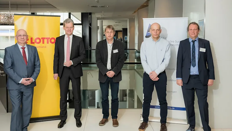 Teilnehmer der Pressekonferenz zur Vorstellung der Glücksspiel-Survey 2021