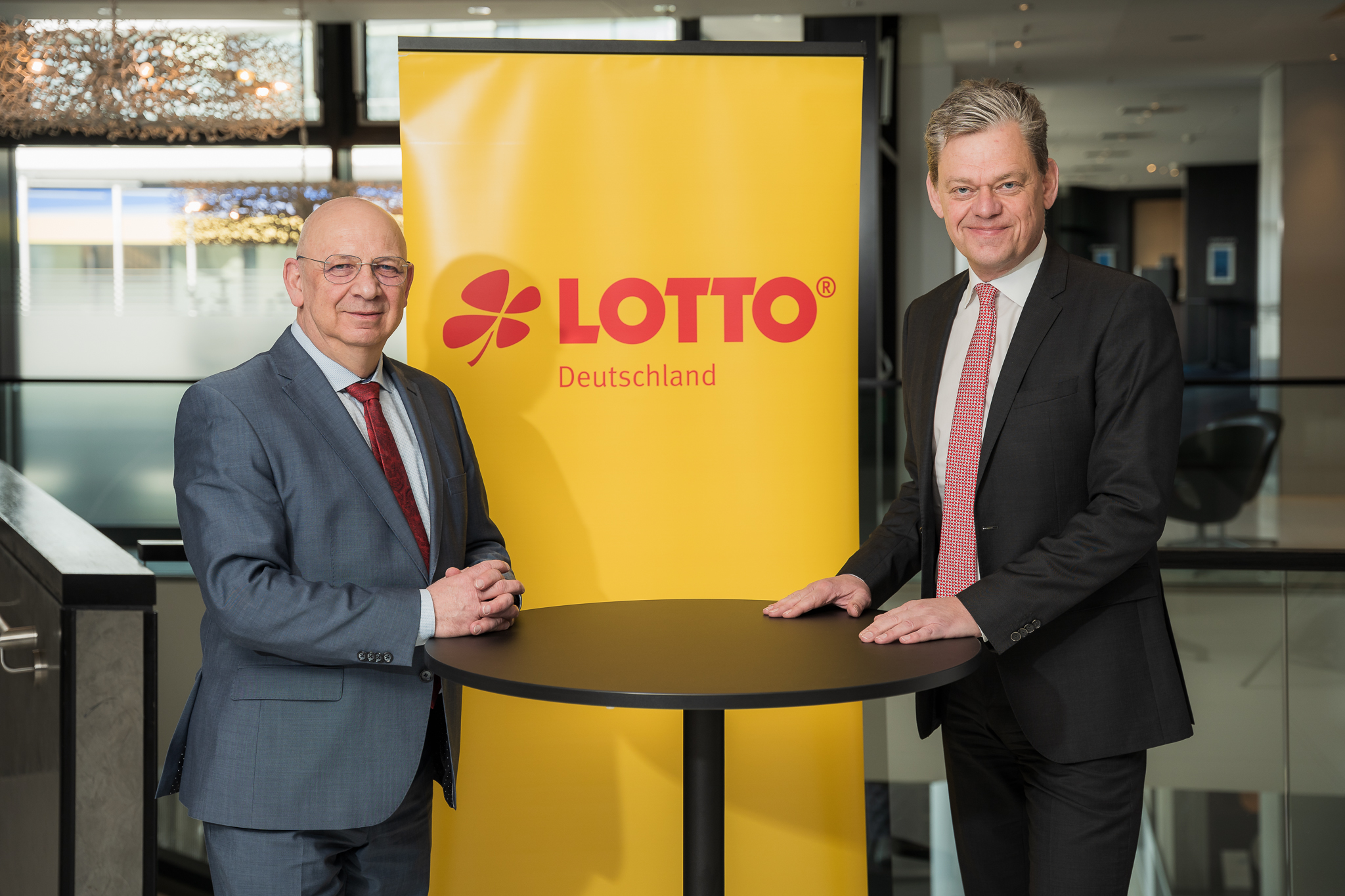 Torsten Meinberg (LOTTO Hamburg) und Axel Holthaus (LOTTO Niedersachsen)
