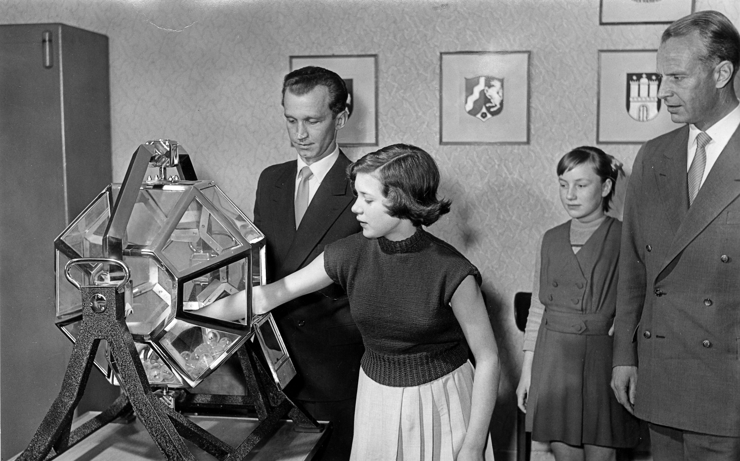 Erste LOTTO 6aus49 Ziehung in Hamburg