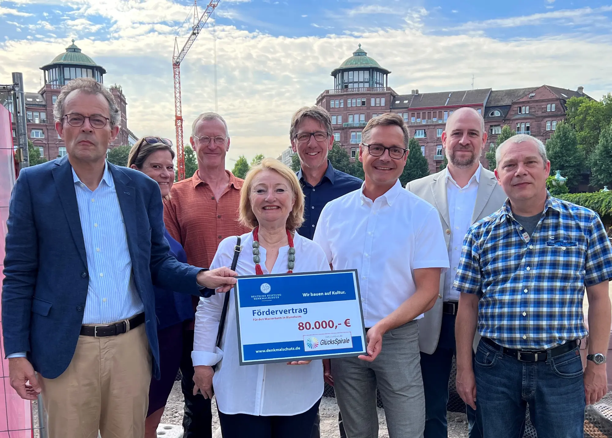 Projekt Sanierung Wasserturm Mannheim BAWÜ Scheckübergabe